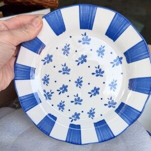 SET OF 8 and White Floral Stripe side plates